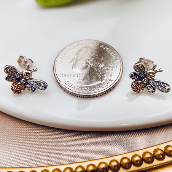 925 Sterling Silver Lovely Busy Bee Pave CZ Stud Earrings - Picture 7 of 11